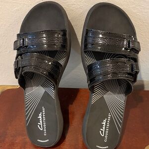 Clarks Black Patent Double-Strap Slide Sandals Cloudsteppers